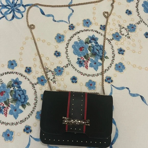 Topshop Black and Red Suede Chain Panther Clutch - Picture 3 of 8